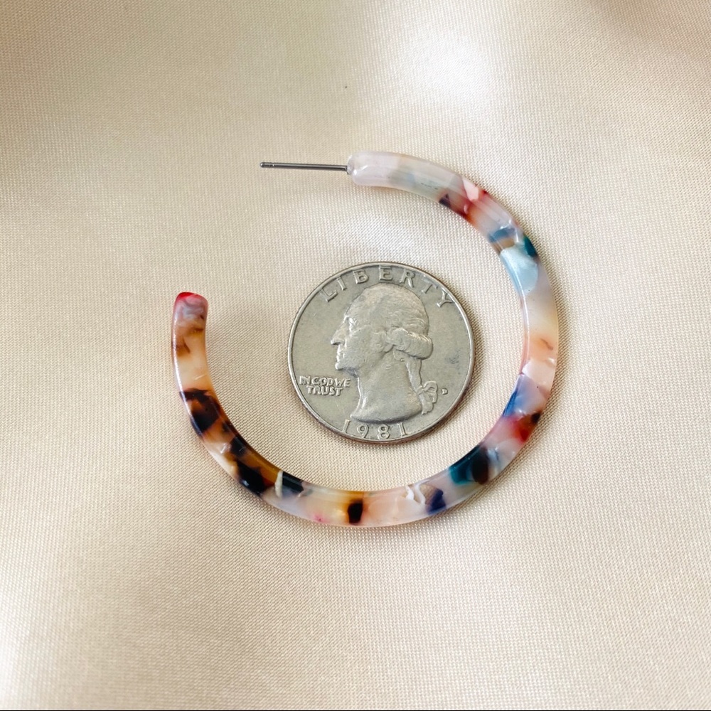 💕Last one Tortoise Shell Hoop Earrings Acrylic - Picture 7 of 7